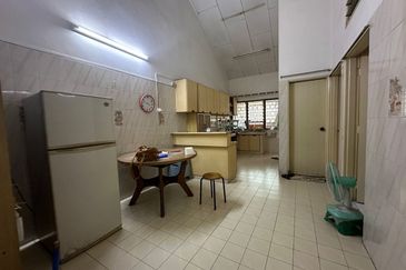 JB Taman Perling -Jln Camar -Single Storey House