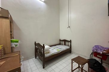 JB Taman Perling -Jln Camar -Single Storey House