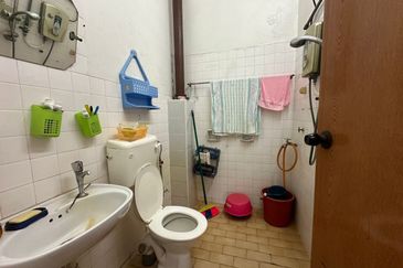 JB Taman Perling -Jln Camar -Single Storey House