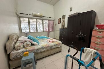 JB Taman Perling -Jln Camar -Single Storey House