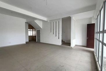 Kulai Bandar Putra -Jalan Camar Alpinia Double Storey House