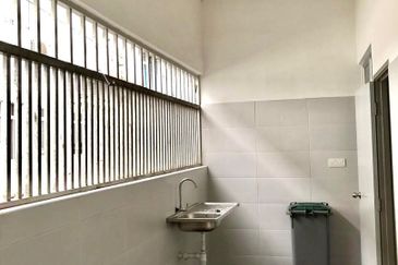 Kulai Bandar Putra -Jalan Camar Alpinia Double Storey House