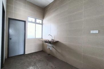 Kulai Bandar Putra -Jalan Camar Alpinia Double Storey House