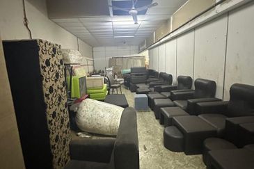 JB Ulu Tiram- Desa Cemerlang  Jalan Canggih -1.5 Storey Terrace Factory