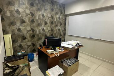 JB Ulu Tiram- Desa Cemerlang  Jalan Canggih -1.5 Storey Terrace Factory