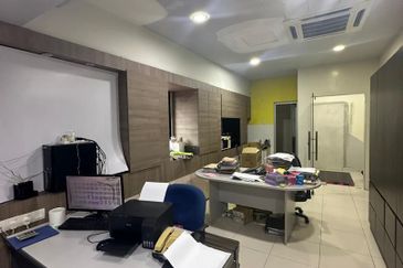 JB Ulu Tiram- Desa Cemerlang  Jalan Canggih -1.5 Storey Terrace Factory