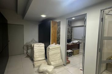 JB Ulu Tiram- Desa Cemerlang  Jalan Canggih -1.5 Storey Terrace Factory