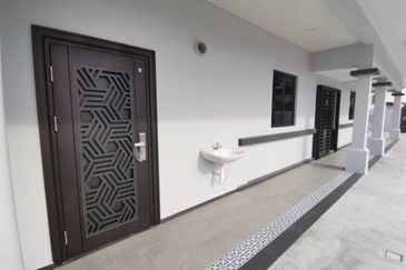 Kulai Indahpura Jalan Teratai Double Storey Corner lot