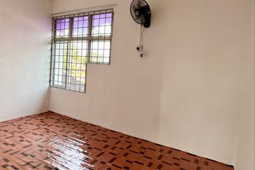 Kulai saleng Taman Mesra -Double Storey Terrace House