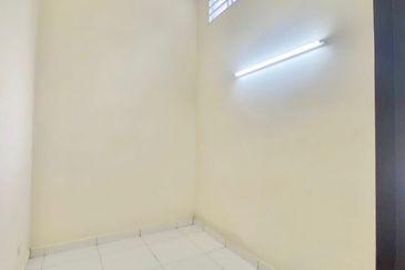 kulai bandar putra-Jalan bangau -singke storey