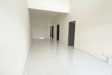 kulai bandar putra-Jalan bangau -singke storey