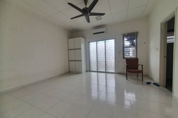 Gelang Patah Taman Nusa Bayu- Double Storey Terrace House