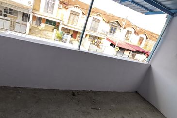 Double Storey Terrace House -Jalan Scientex , Taman Scientex, 81030 Kelapa Sawit, Kulai, Johor