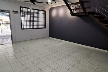 Double Storey Terrace House -Jalan Scientex , Taman Scientex, 81030 Kelapa Sawit, Kulai, Johor