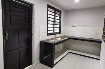 Double Storey Terrace House -Jalan Scientex , Taman Scientex, 81030 Kelapa Sawit, Kulai, Johor