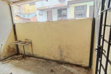 Double Storey Low Cost- Kempas Taman Anggerik -Jalan Anggerik 1/16