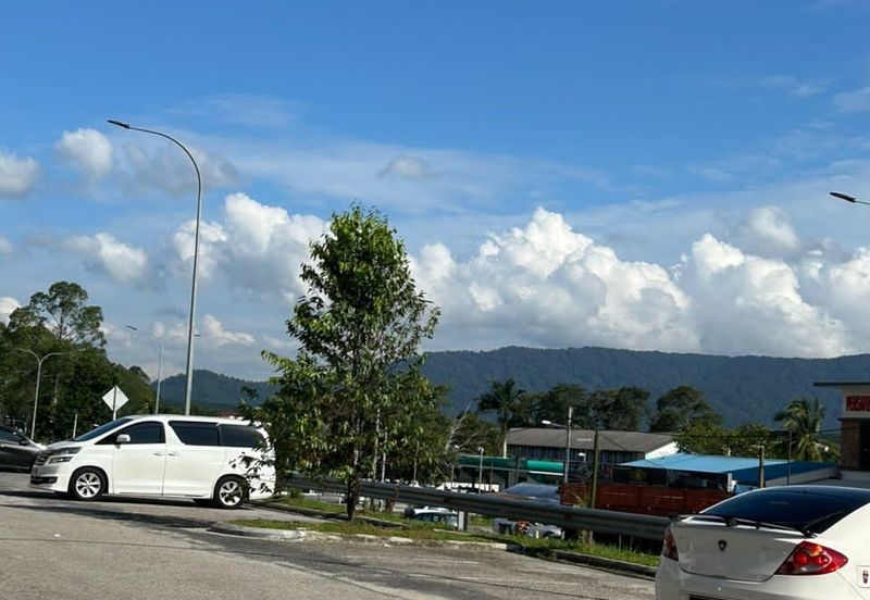 Kulai @ Kelapa Sawit / 2 Storey Shoplot / Facing Main Road