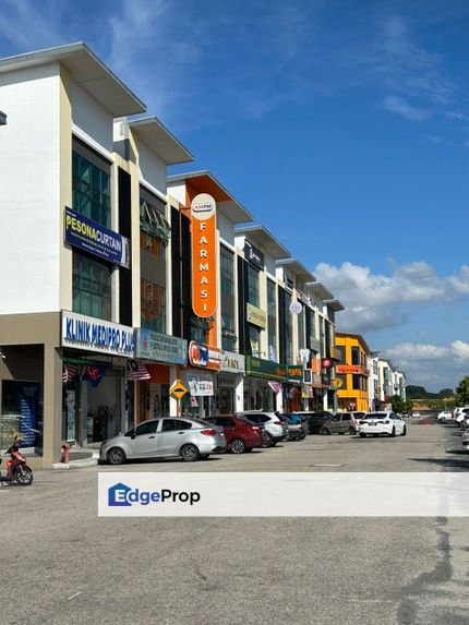 Kulai @ Kelapa Sawit / 2 Storey Shoplot / Facing Main Road, Johor, Kulai