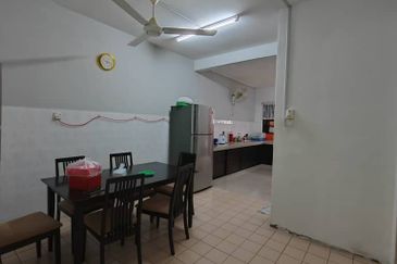 Kulai  Bandar Putra /Jalan Kasawari /Double Storey House