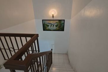 Kulai  Bandar Putra /Jalan Kasawari /Double Storey House