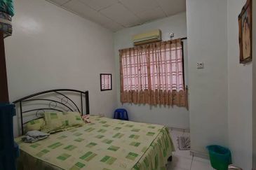 Kulai  Bandar Putra /Jalan Kasawari /Double Storey House