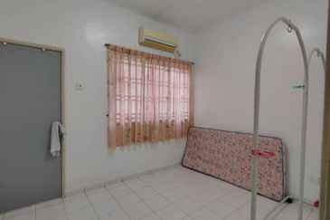 Kulai  Bandar Putra /Jalan Kasawari /Double Storey House