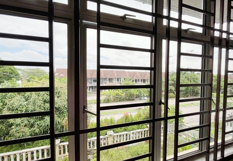 Kulai Bandar Indahpura/ Jalan Cempaka /Double Storey Terrace House Corner lot 