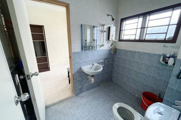 Kulai Bandar Indahpura/ Jalan Cempaka /Double Storey Terrace House Corner lot 