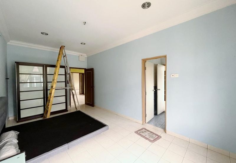 Kulai Bandar Indahpura/ Jalan Cempaka /Double Storey Terrace House Corner lot 