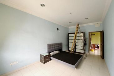 Kulai Bandar Indahpura/ Jalan Cempaka /Double Storey Terrace House Corner lot 