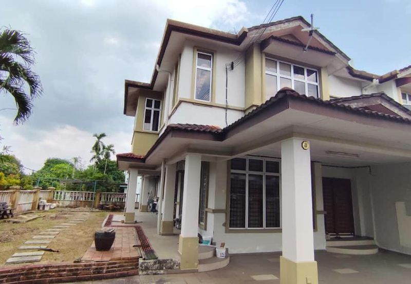 Kulai Bandar Indahpura/ Jalan Cempaka /Double Storey Terrace House Corner lot 
