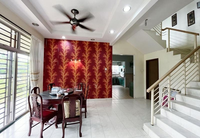 Kulai Bandar Indahpura/ Jalan Cempaka /Double Storey Terrace House Corner lot 