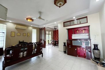 Kulai Bandar Indahpura/ Jalan Cempaka /Double Storey Terrace House Corner lot 