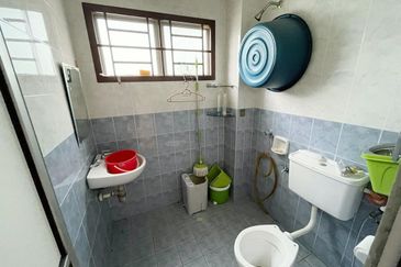 Kulai Bandar Indahpura/ Jalan Cempaka /Double Storey Terrace House Corner lot 