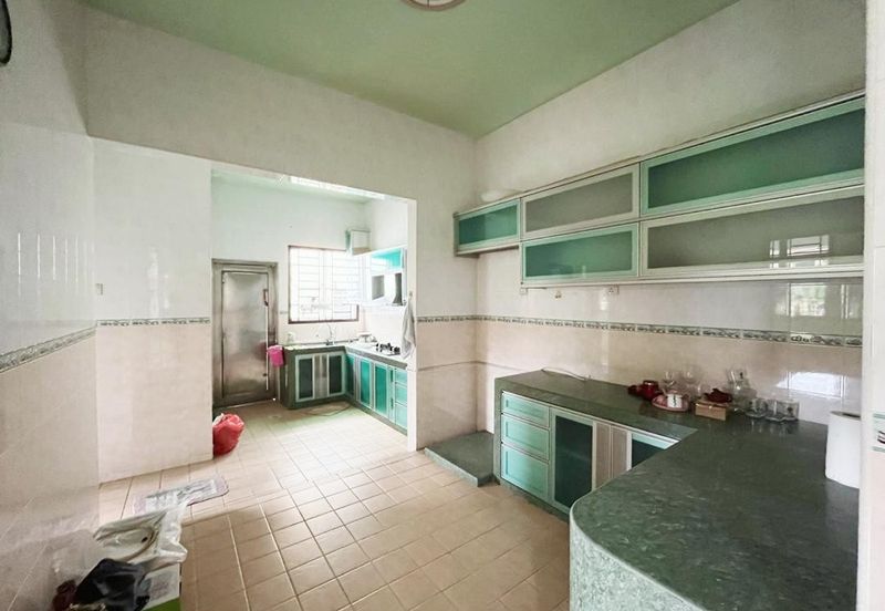 Kulai Bandar Indahpura/ Jalan Cempaka /Double Storey Terrace House Corner lot 