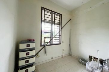 Kulai Bandar Indahpura/ Jalan Cempaka /Double Storey Terrace House Corner lot 
