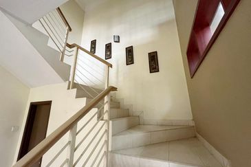 Kulai Bandar Indahpura/ Jalan Cempaka /Double Storey Terrace House Corner lot 