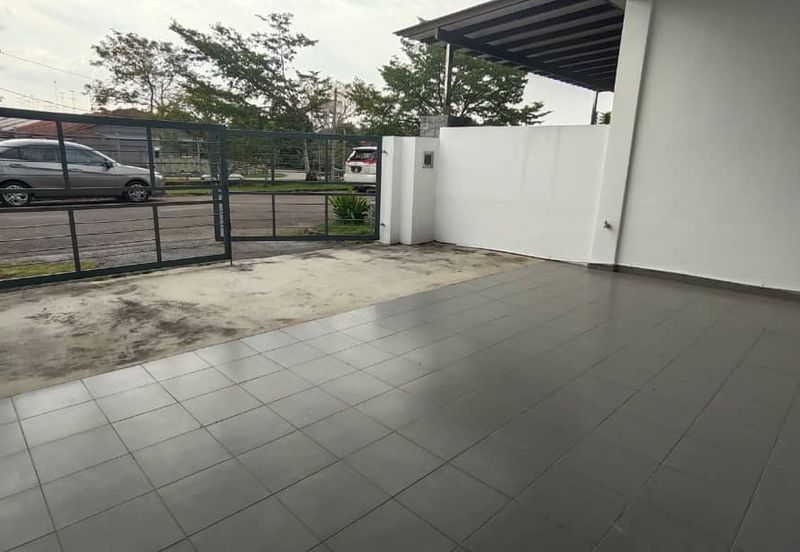 Kulai Bandar Indahpura/ Jalan Sena /Single Storey Terrace/ Unblock Unit