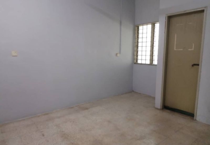 Kulai Taman Putri Kulai /Jalan Sri Putri 1 /single storey terrace house