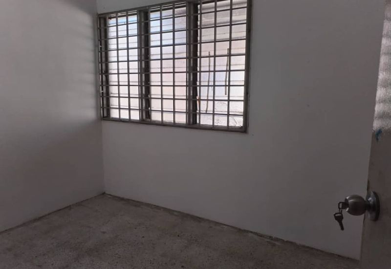 Kulai Taman Putri Kulai /Jalan Sri Putri 1 /single storey terrace house