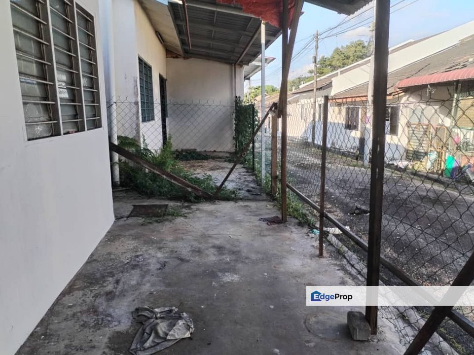 Kulai Taman Putri Kulai /Jalan Sri Putri 1 /single storey terrace house, Johor, Kulai