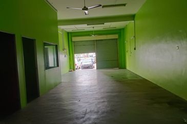 JB Taman Setia Tropika / Double storey shop- 22 x 75