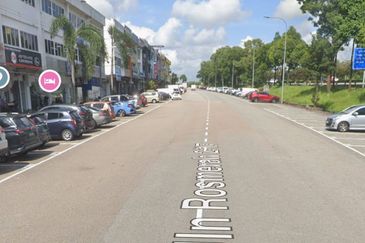 Johor Jaya 🍎  Jalan Ros Merah 2/17 - 3 Storey Shoplot x（3 Unit) 20x70