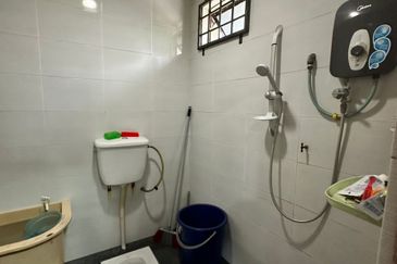 JB  Taman Desa Jaya  -Jalan Danau - Single Storey Terrace House