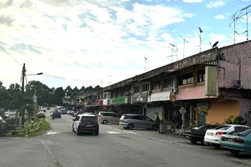 Kulai Saleng /Taman Pancasila Jalan Serunai /Double Storey Shop Lot