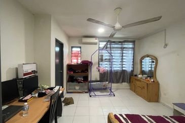 Iskandar Puteri /Jalan Prima 5/x, Taman Nusantara Prima / 2 storey terrace house 