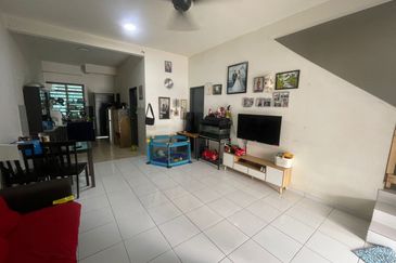 Iskandar Puteri /Jalan Prima 5/x, Taman Nusantara Prima / 2 storey terrace house 