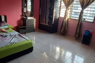 Gelang Patah /Nusa Nayu /Jalan Bayu/ Double Storey House