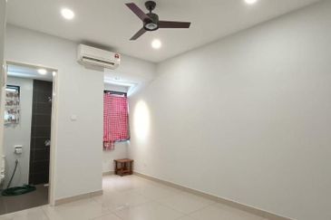 古来宽中/二校隔壁 🏠 Kulai Indahpura ,The Crystal 🏠 Three Storey Terrace Houses@