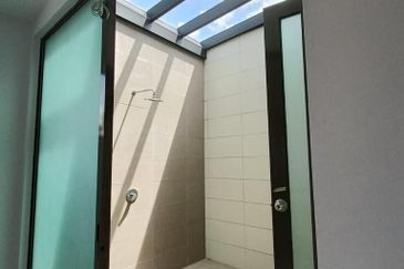 古来宽中/二校隔壁 🏠 Kulai Indahpura ,The Crystal 🏠 Three Storey Terrace Houses@